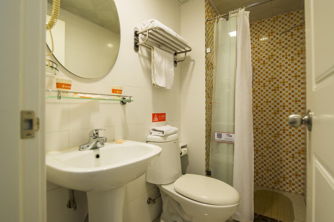 Hongqiao Terminal Jinshajiang Road Changfeng Hotel
