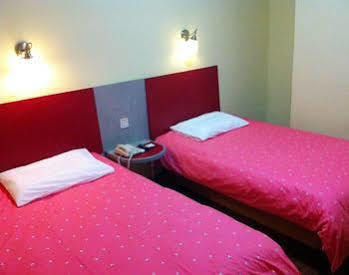 Hotel Hongqiao Terminal Jinshajiang Road Changfeng 2*