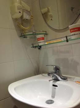 Hotel Hongqiao Terminal Jinshajiang Road Changfeng Shanghai