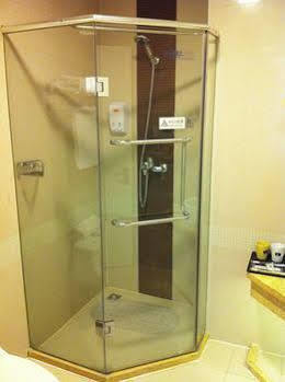 Hotel Hongqiao Terminal Jinshajiang Road Changfeng 2*