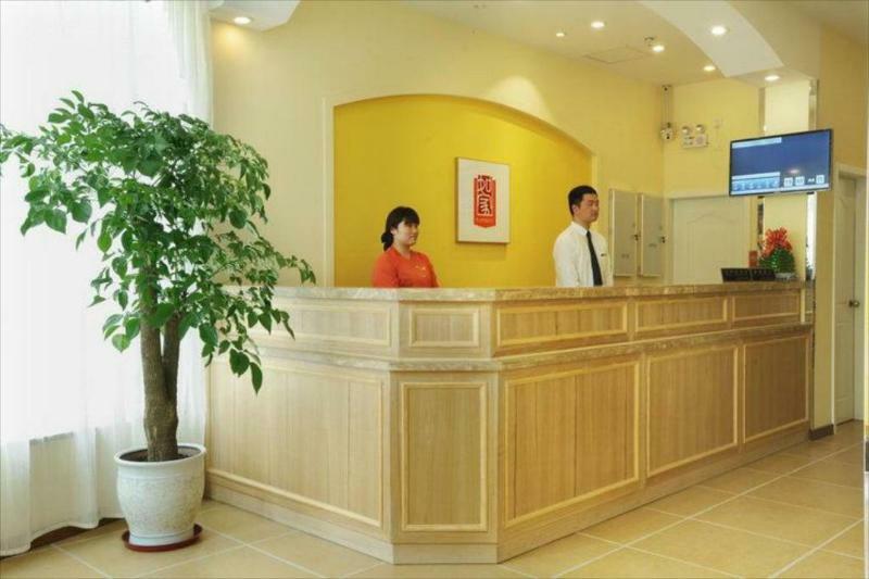 Hongqiao Terminal Jinshajiang Road Changfeng Hotel